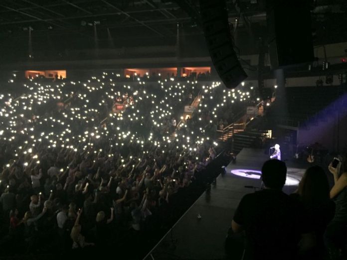 During the encore, he had everyone turn on their cell phone lights.